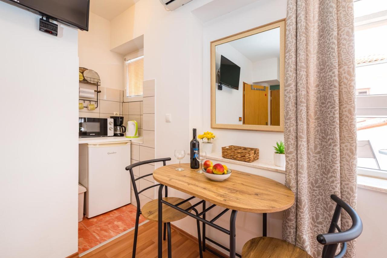 Studio And Rooms Zadar City Wall Εξωτερικό φωτογραφία