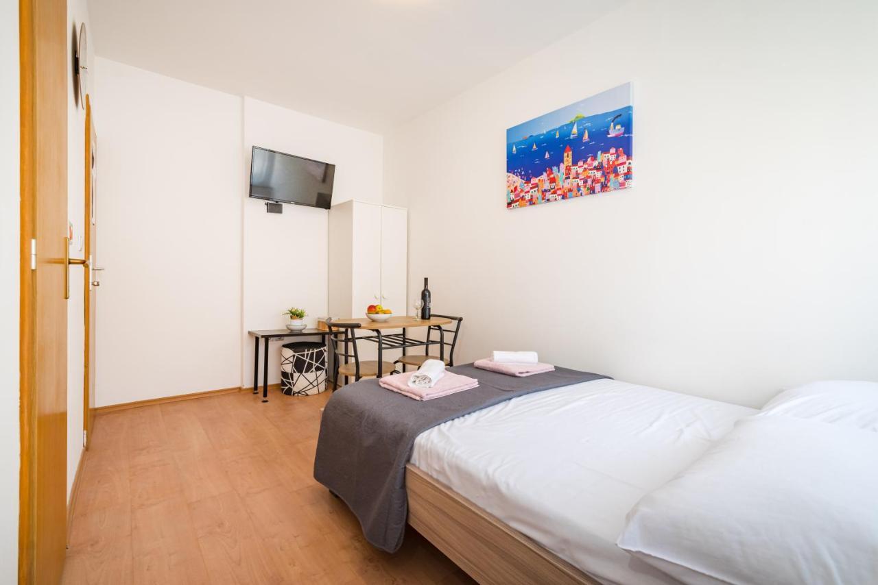 Studio And Rooms Zadar City Wall Εξωτερικό φωτογραφία